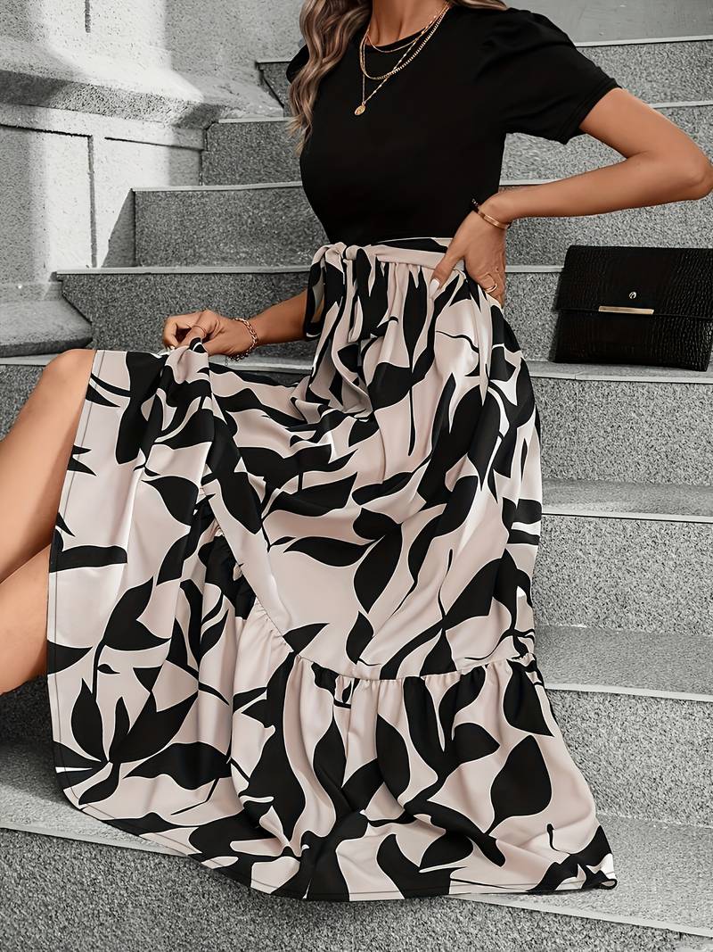 Women's Maxi Dress - Short Sleeve Puff Detail - Cinched Waist - Flowing Flared Skirt