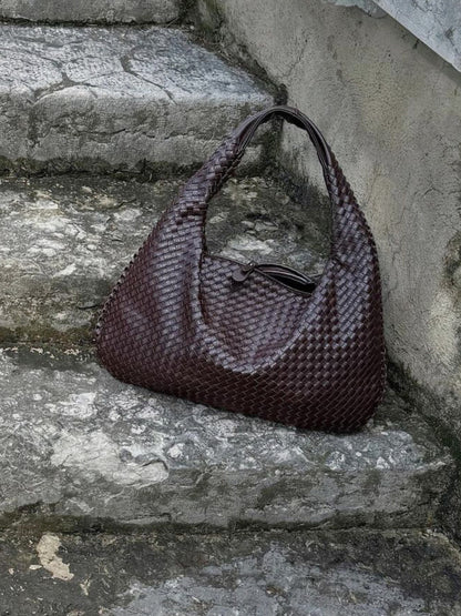 Women’s Tote Bag – Structured Silhouette – Minimalist Daily Carry