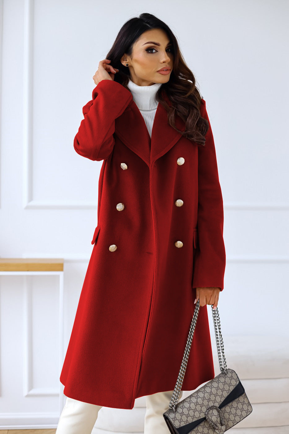 Women’s Double-Breasted Coat – Tailored Fit – Knee Length – Luxury Fabric – Wide Lapels