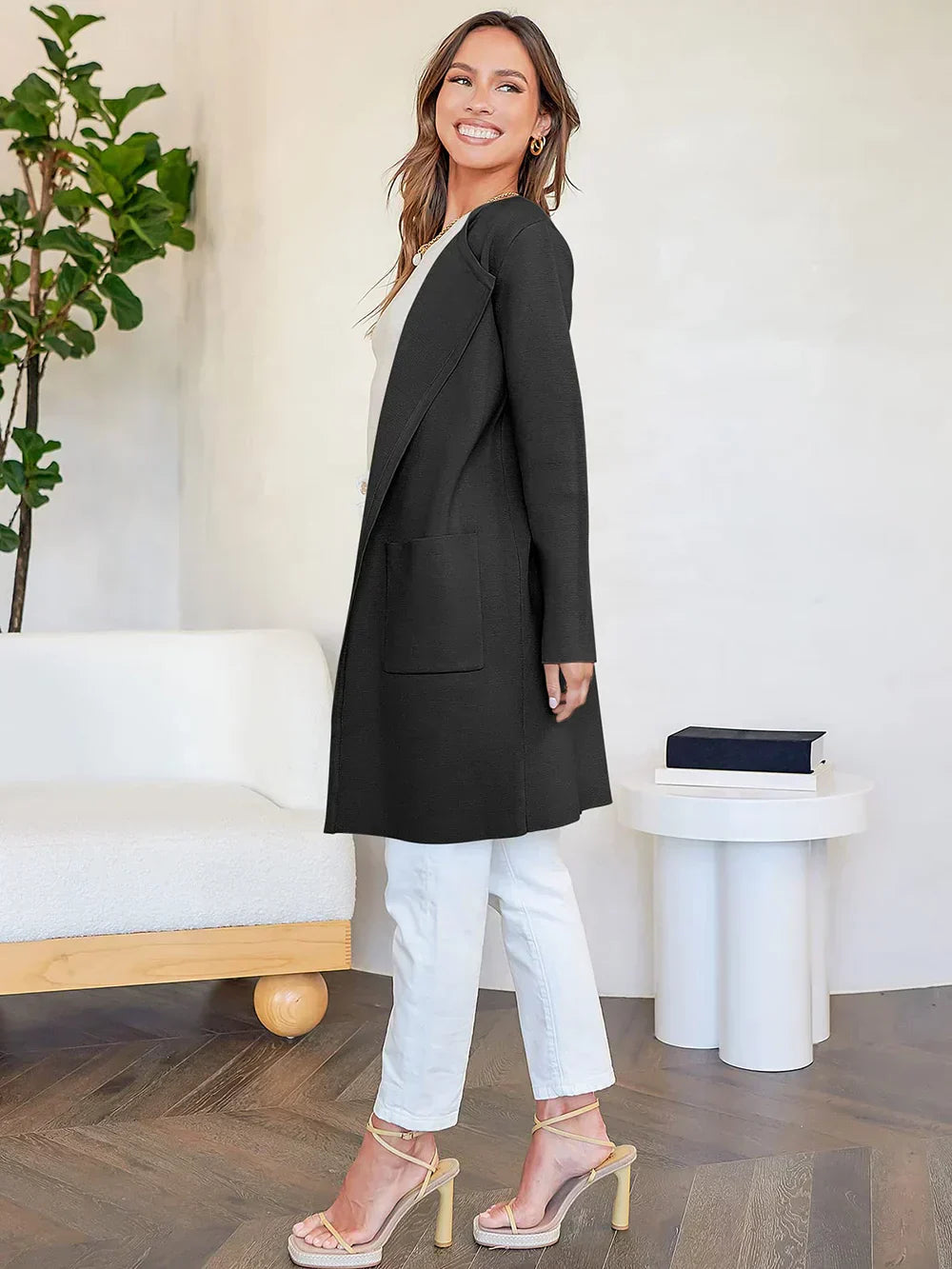 Women’s Knee-Length Coat – Wool Blend – Relaxed Fit – Wide Lapel – Patch Pockets