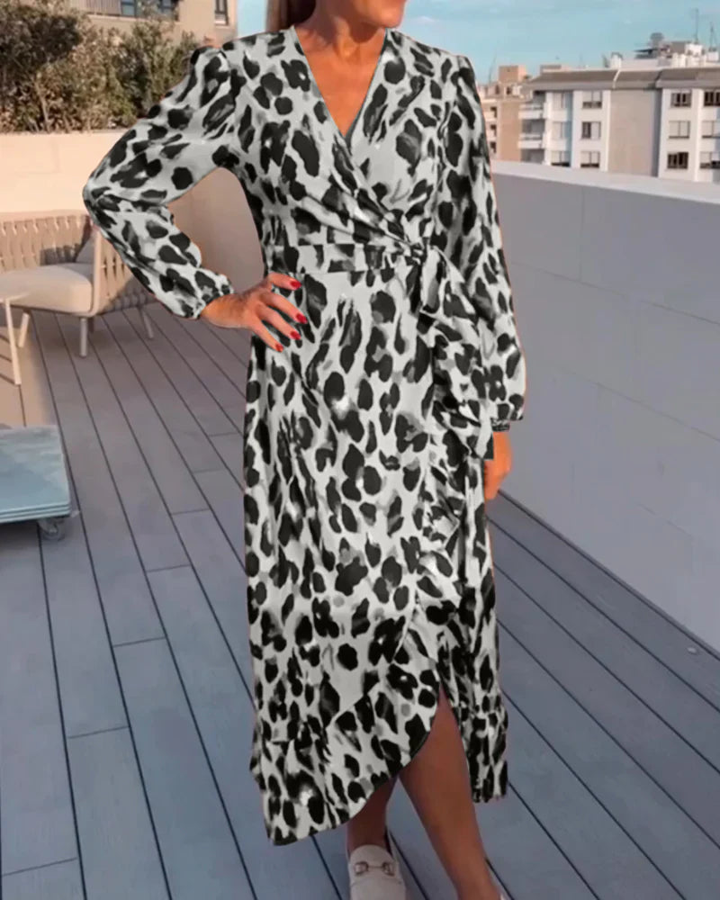 V-neck Dress with Leopard Print | Lightweight Polyester Fabric