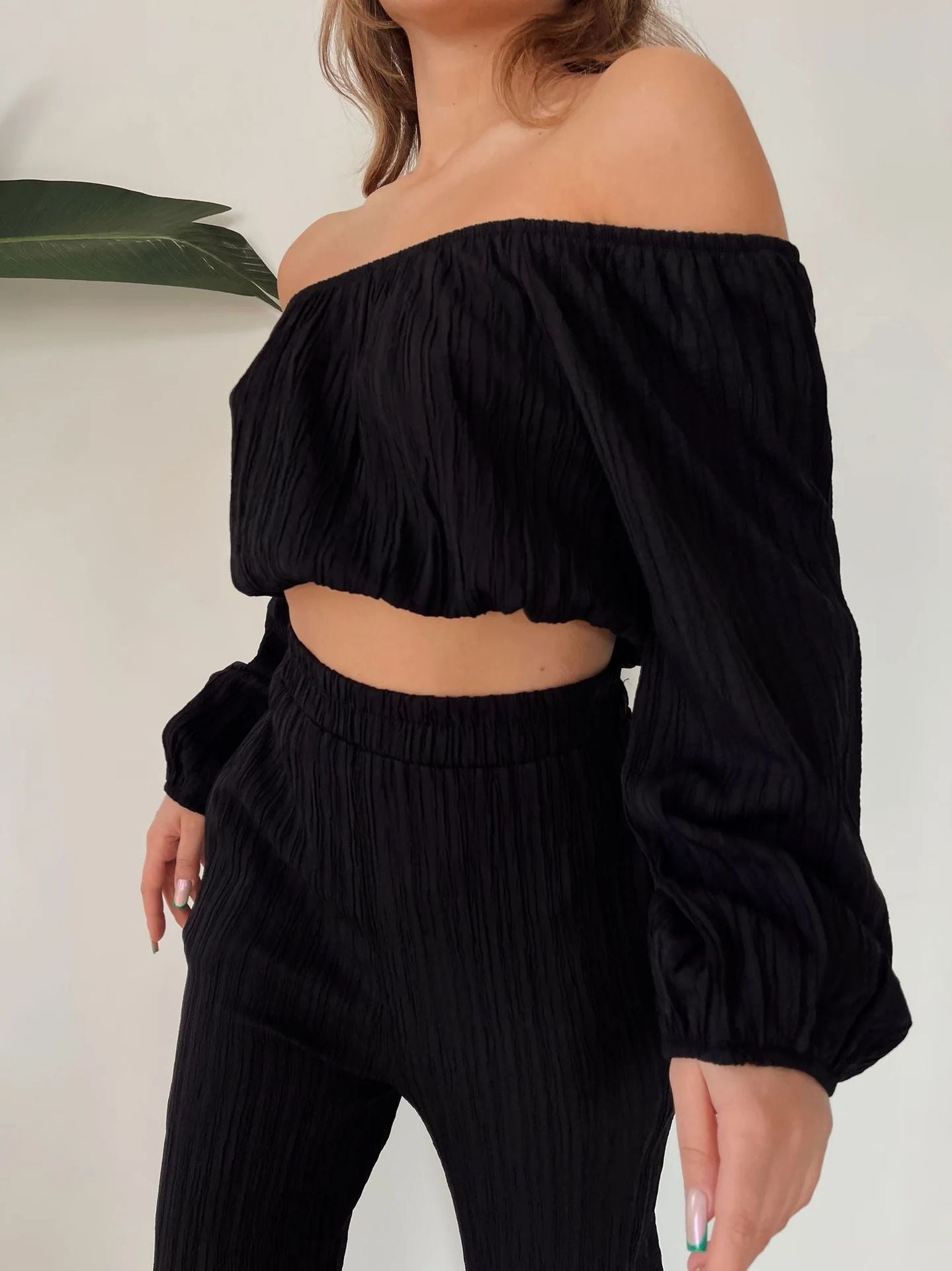Women’s Two-Piece Set – Off-Shoulder Crop Top – Wide-Leg High-Waist Trousers – Lightweight Fabric