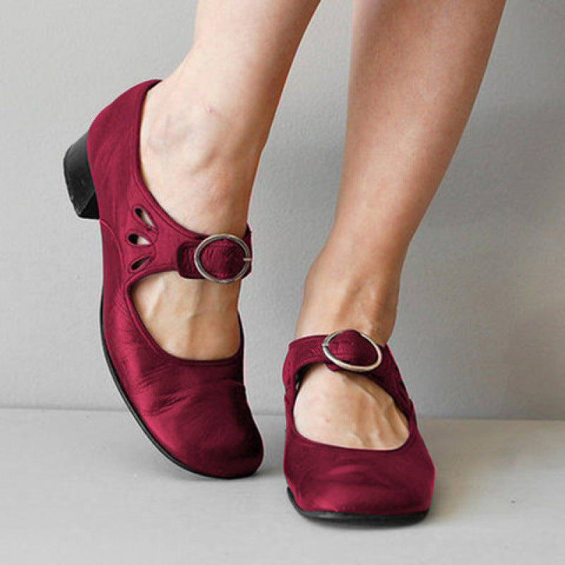 Women’s Dress Shoes – Low Heel – Buckled Strap – Leather Look – Retro Cut-Out Design