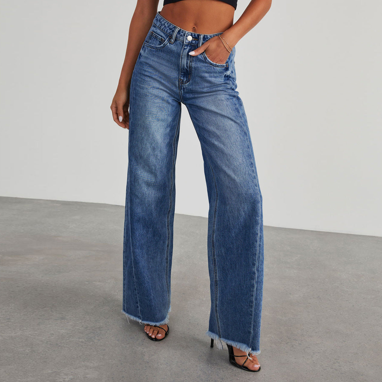 Women’s Wide-Leg Jeans – Sturdy Denim – Relaxed Fit – Raw Hem – Floor-Length Casual Wear