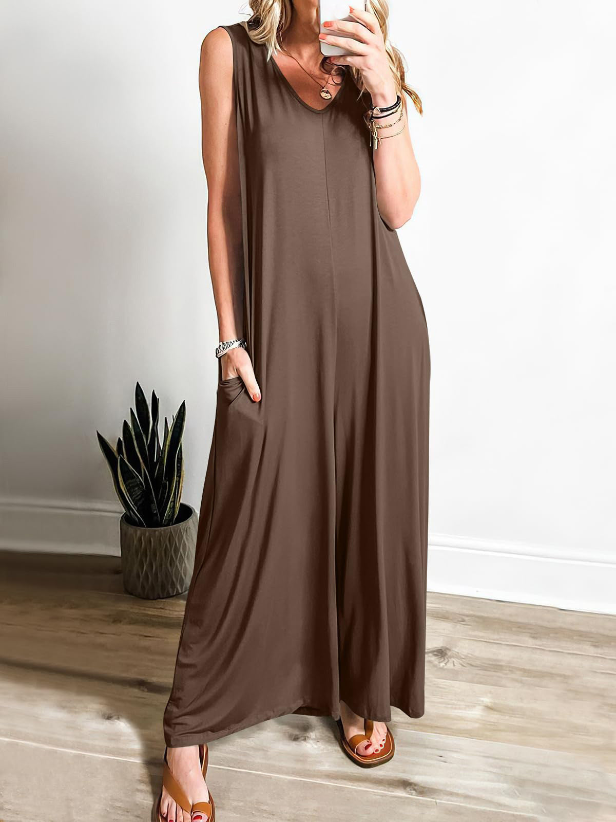 Women’s Maxi Dress – Soft Knit – Relaxed Fit – Sleeveless V-Neck with Pockets