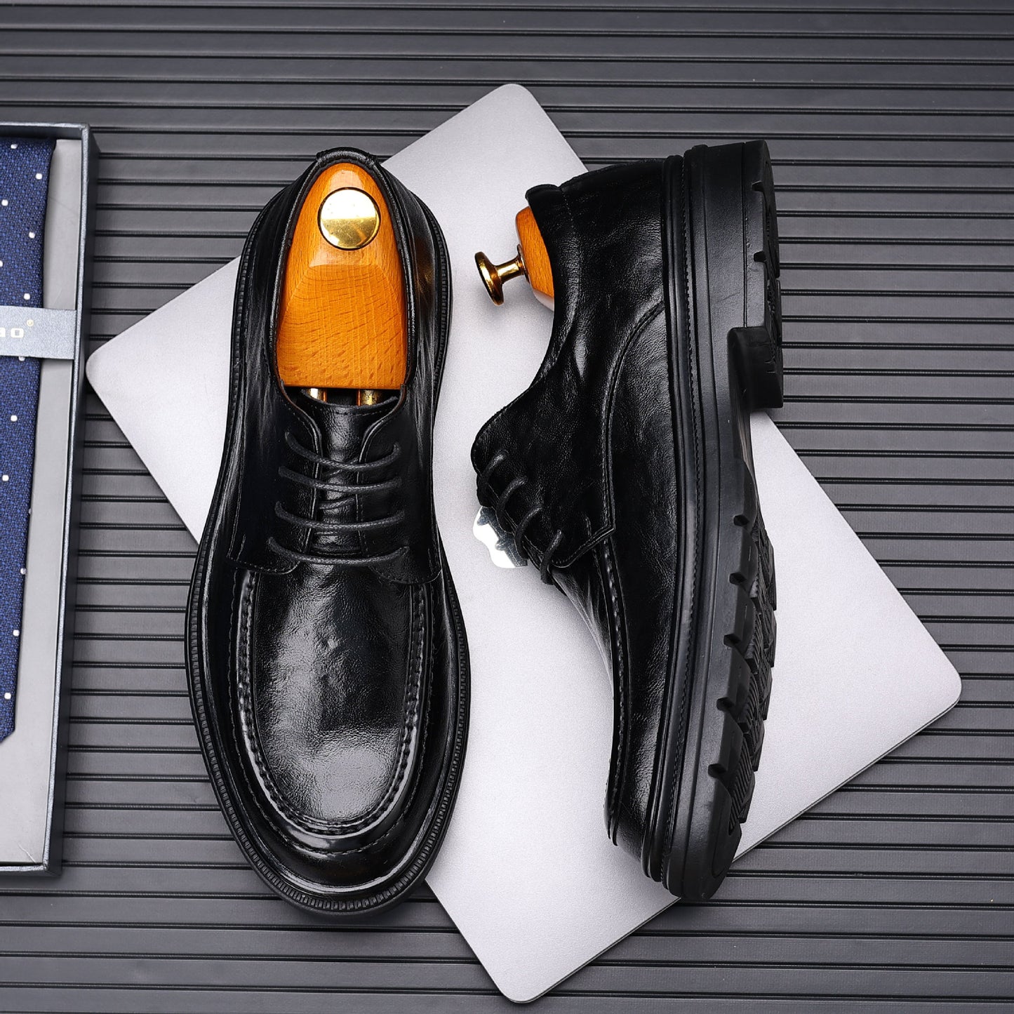 Men’s Oxford Dress Shoes – Hand-Grained Leather – Closed Lacing – Formal Fit