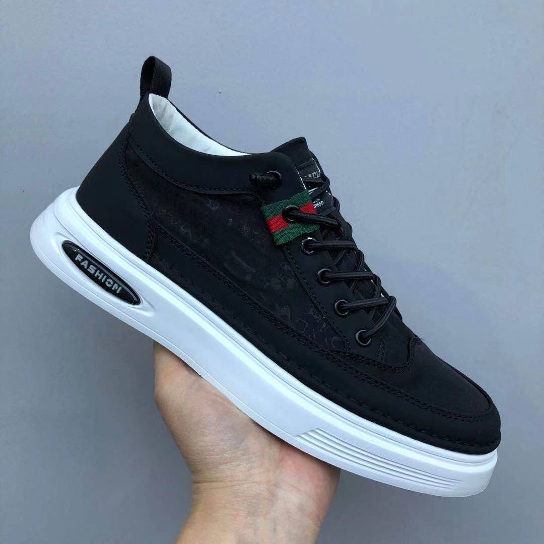 Men’s Low-Top Sneakers – Breathable Water-Resistant – Lace-Up – Padded Collar
