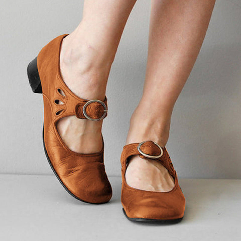 Women’s Dress Shoes – Low Heel – Buckled Strap – Leather Look – Retro Cut-Out Design