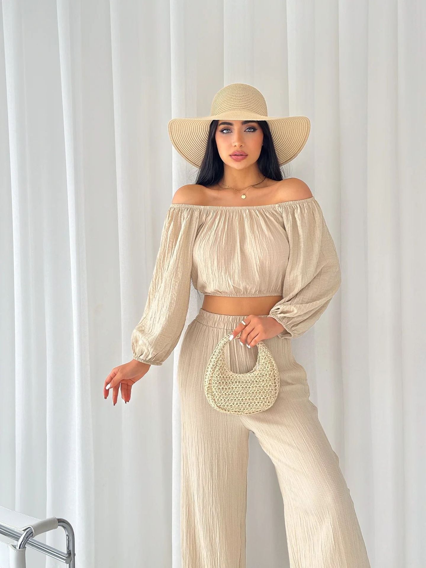 Women’s Two-Piece Set – Off-Shoulder Crop Top – Wide-Leg High-Waist Trousers – Lightweight Fabric