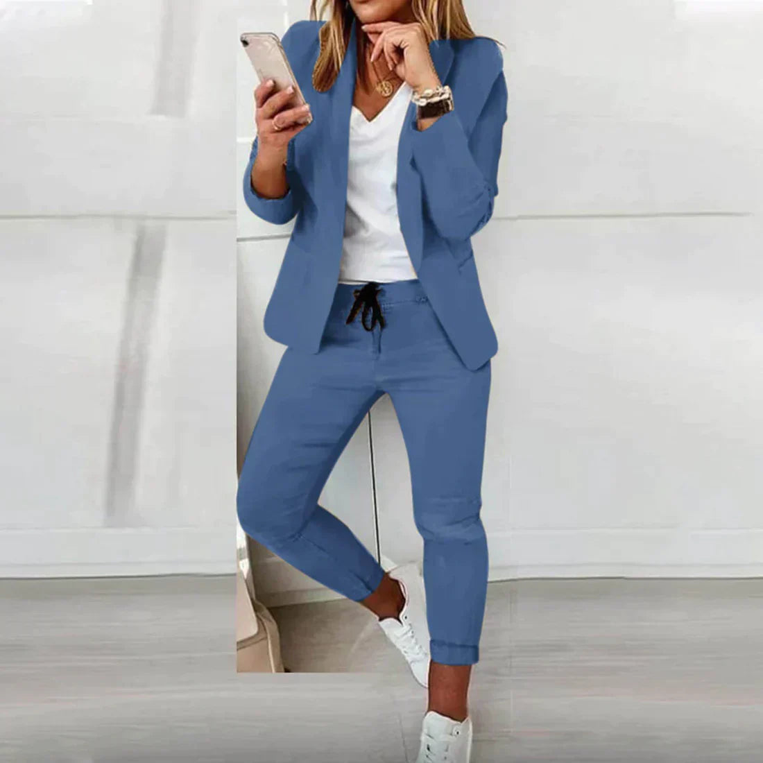 Women's Two-Piece Suit - Tailored Blazer & Jogger Trousers - Smart Casual Fit