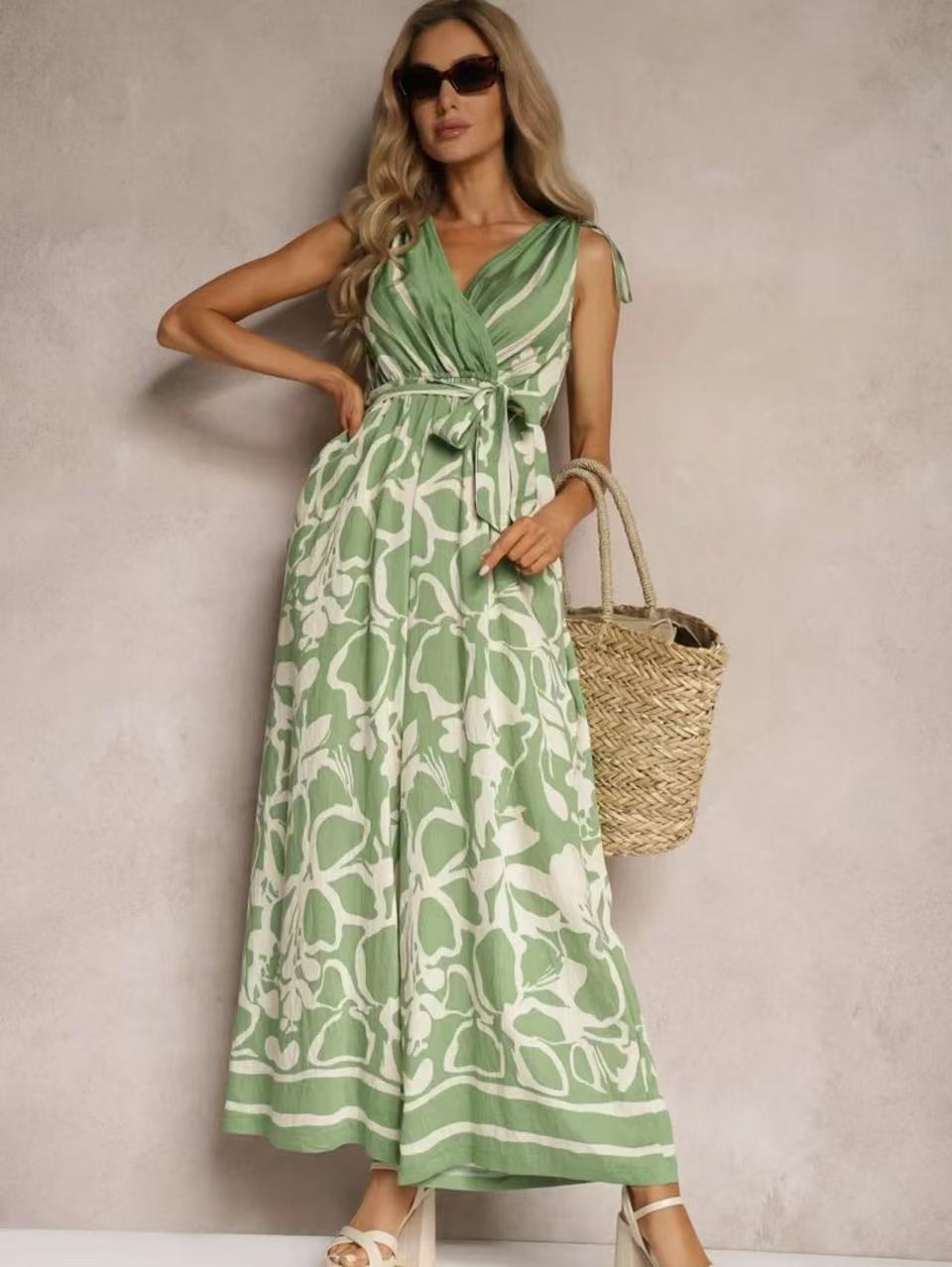 Women’s Jumpsuit – Lightweight Woven Fabric – Sleeveless V-Neck – Tie Waist – Printed Full Length