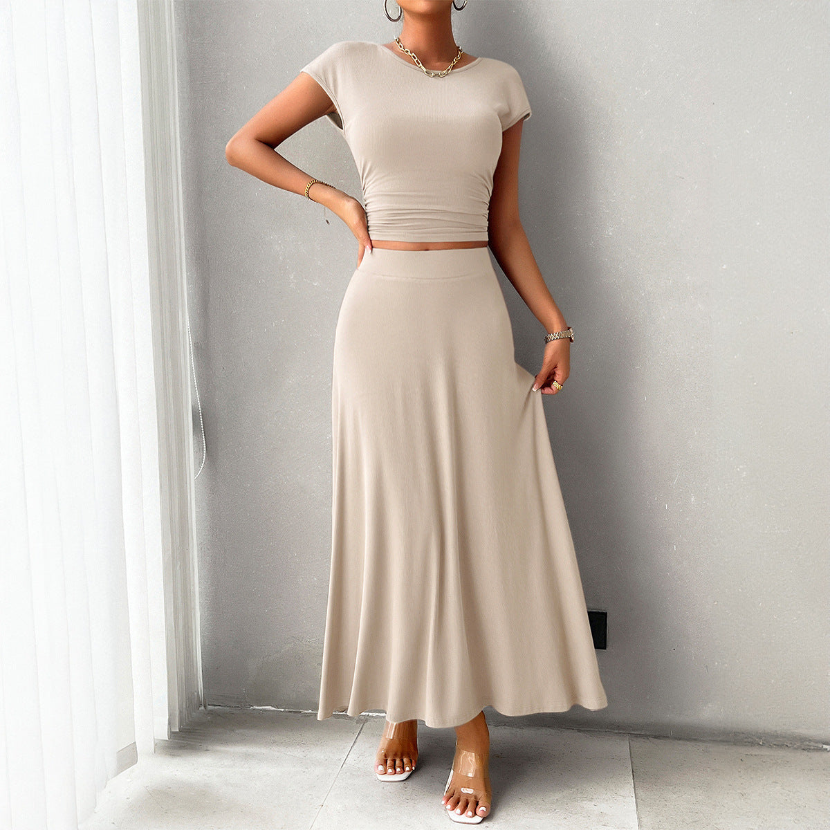 Women’s Dress Set – Slim Fit Crop Top – Ruched Waist – Full-Length Flowing Skirt