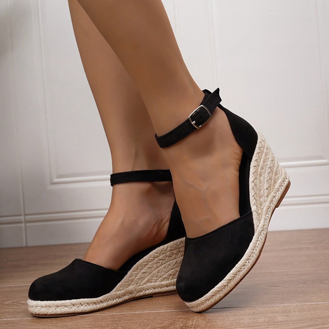 Women's Strappy Flat Sandals – Comfortable and Stylish
