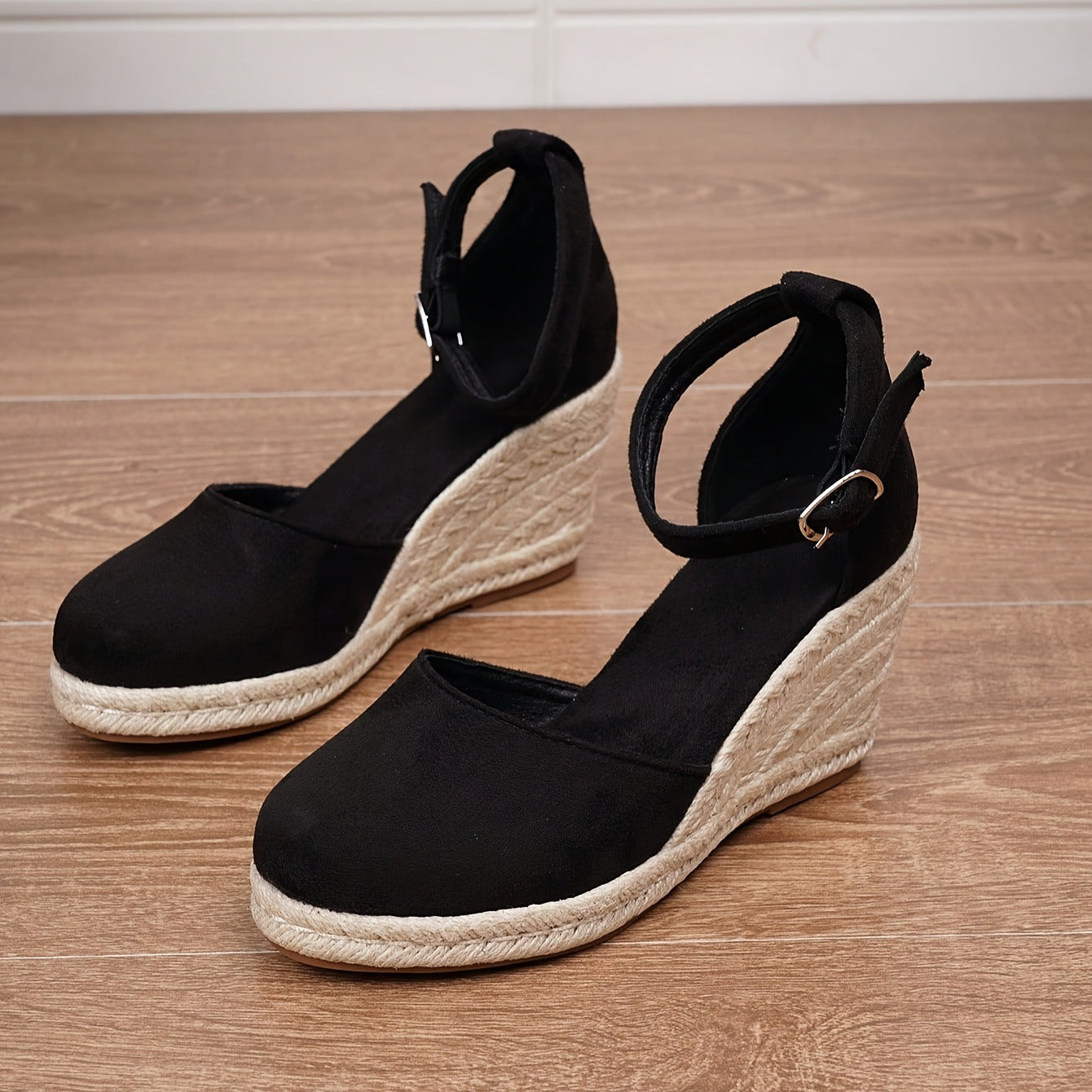 Women's Strappy Flat Sandals – Comfortable and Stylish