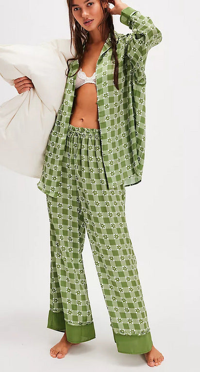 Women’s Pajama Set – Silk – Relaxed Fit – Button-Up Top – Wide-Leg – Printed Design