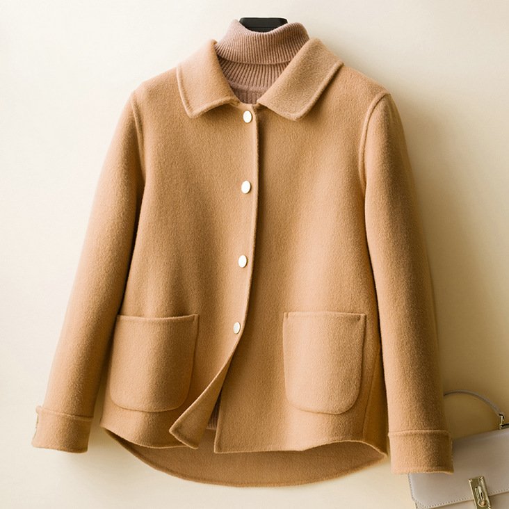 Women’s Wool Coat – Classic Fit – Tailored Collar – Front Buttons – Patch Pockets