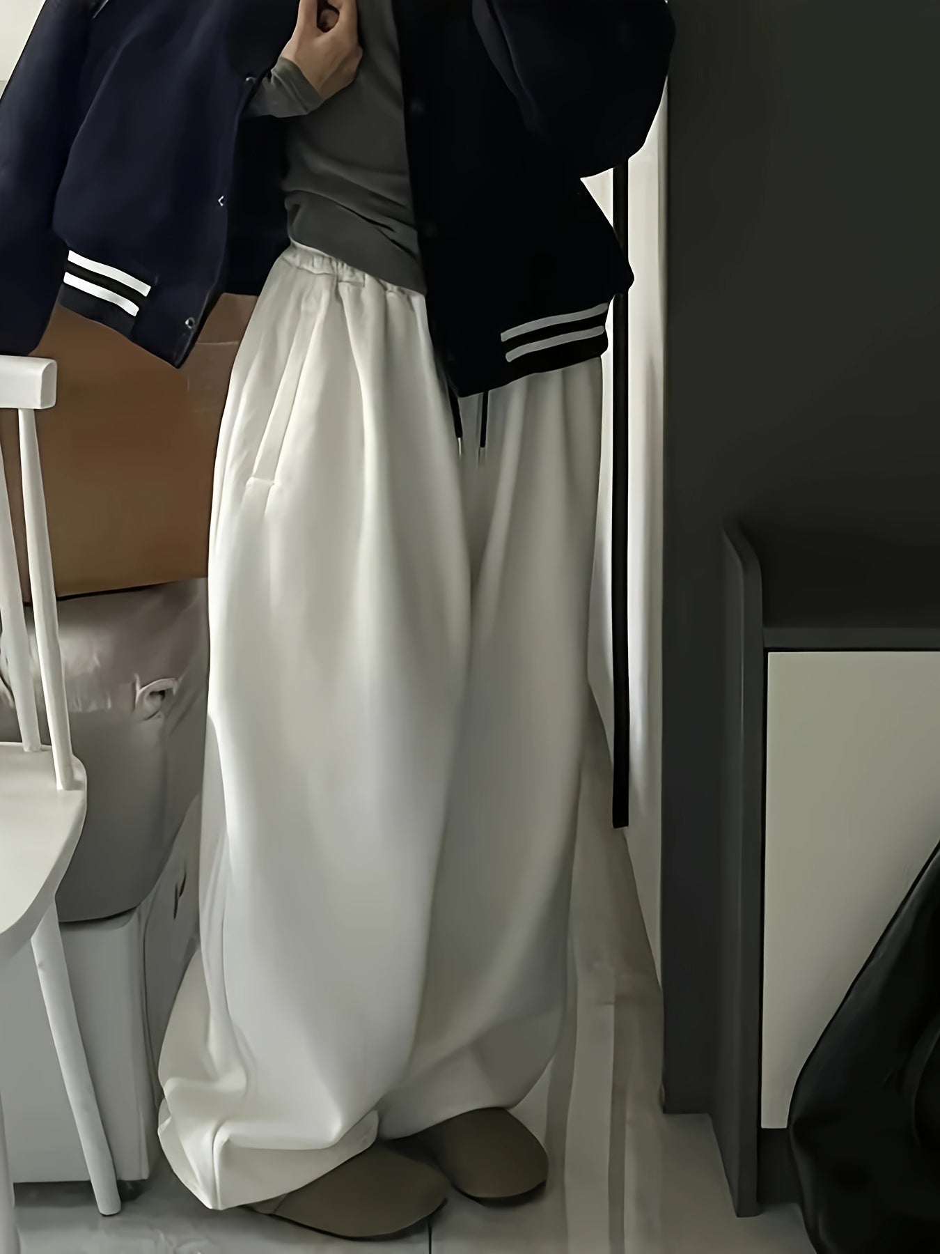 Unisex Wide-Leg Sweatpants – Relaxed Fit – Elastic Waistband with Drawstring – Soft & Comfortable