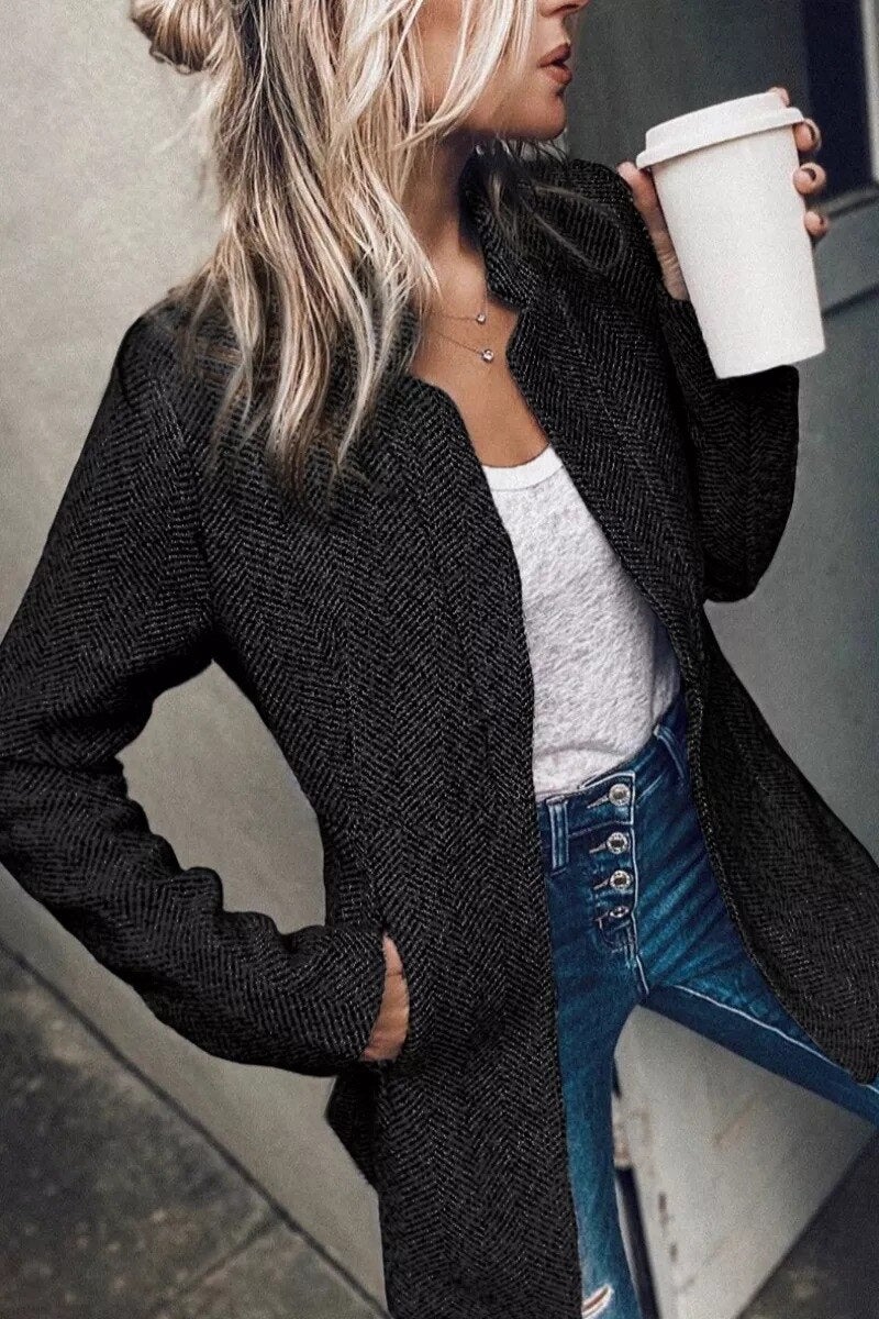 Women’s Tweed Jacket – Tailored Fit – Classic Lapel – Hip Length – Structured Silhouette