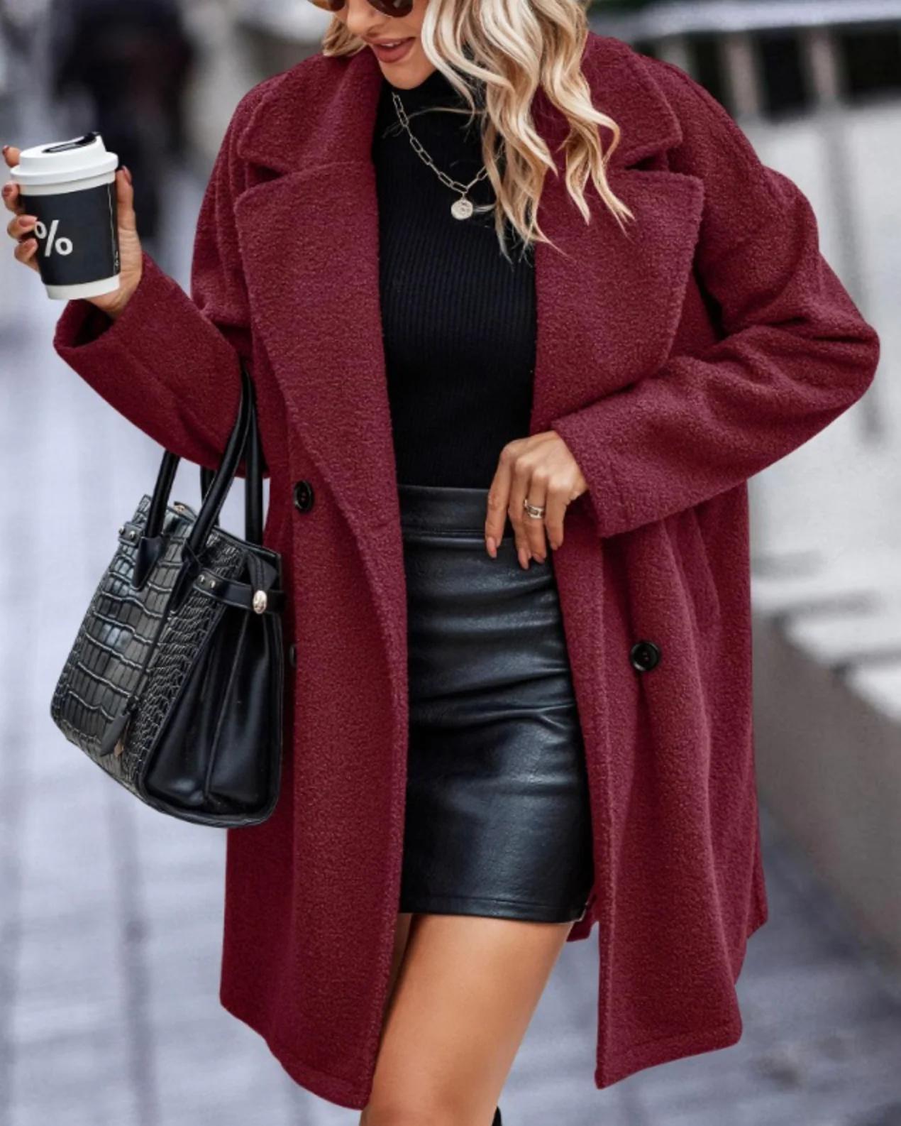 Women’s Overcoat – Relaxed Fit – Wool Texture – Double Breasted – Knee Length – Wide Lapel