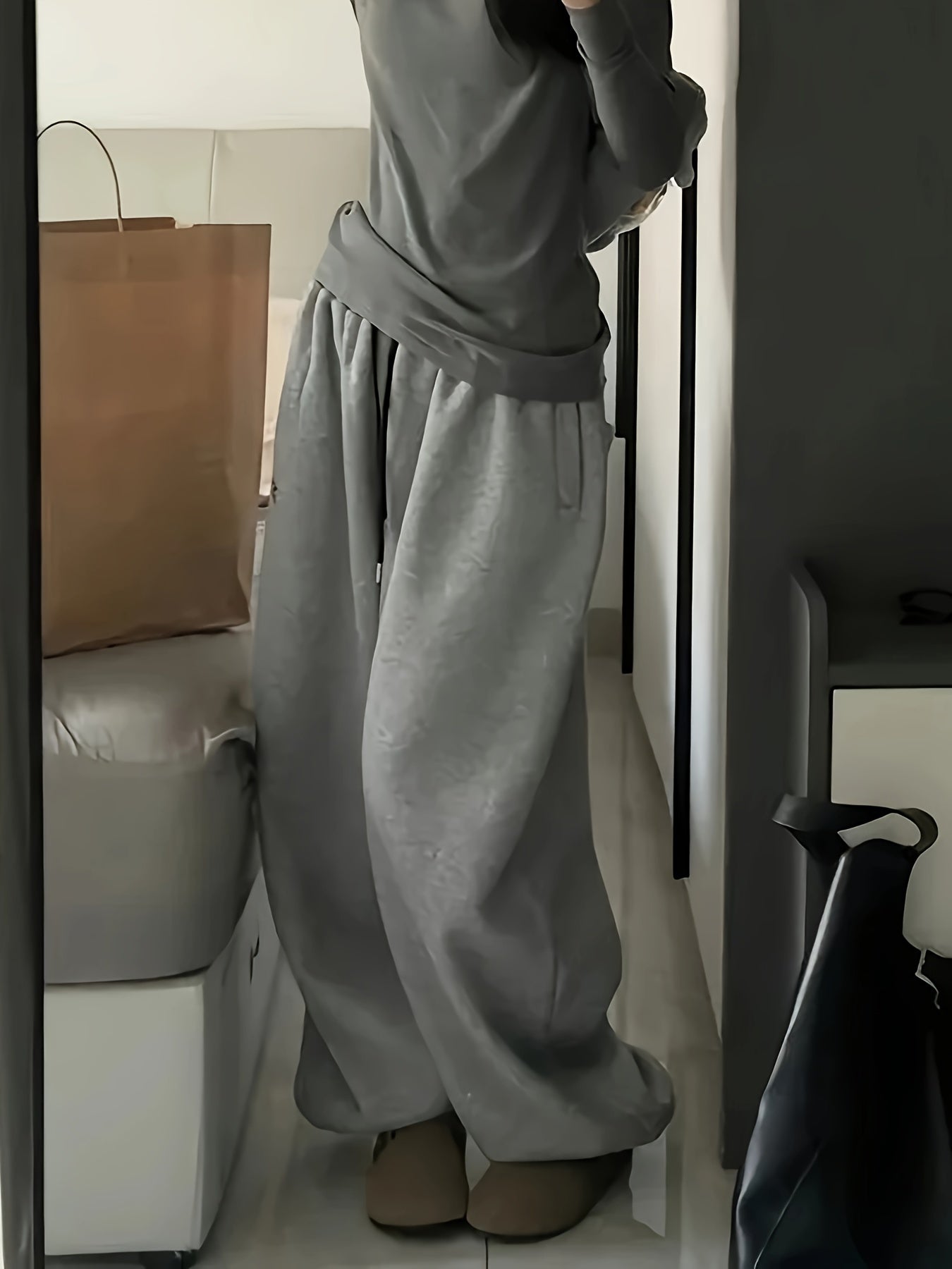 Unisex Wide-Leg Sweatpants – Relaxed Fit – Elastic Waistband with Drawstring – Soft & Comfortable
