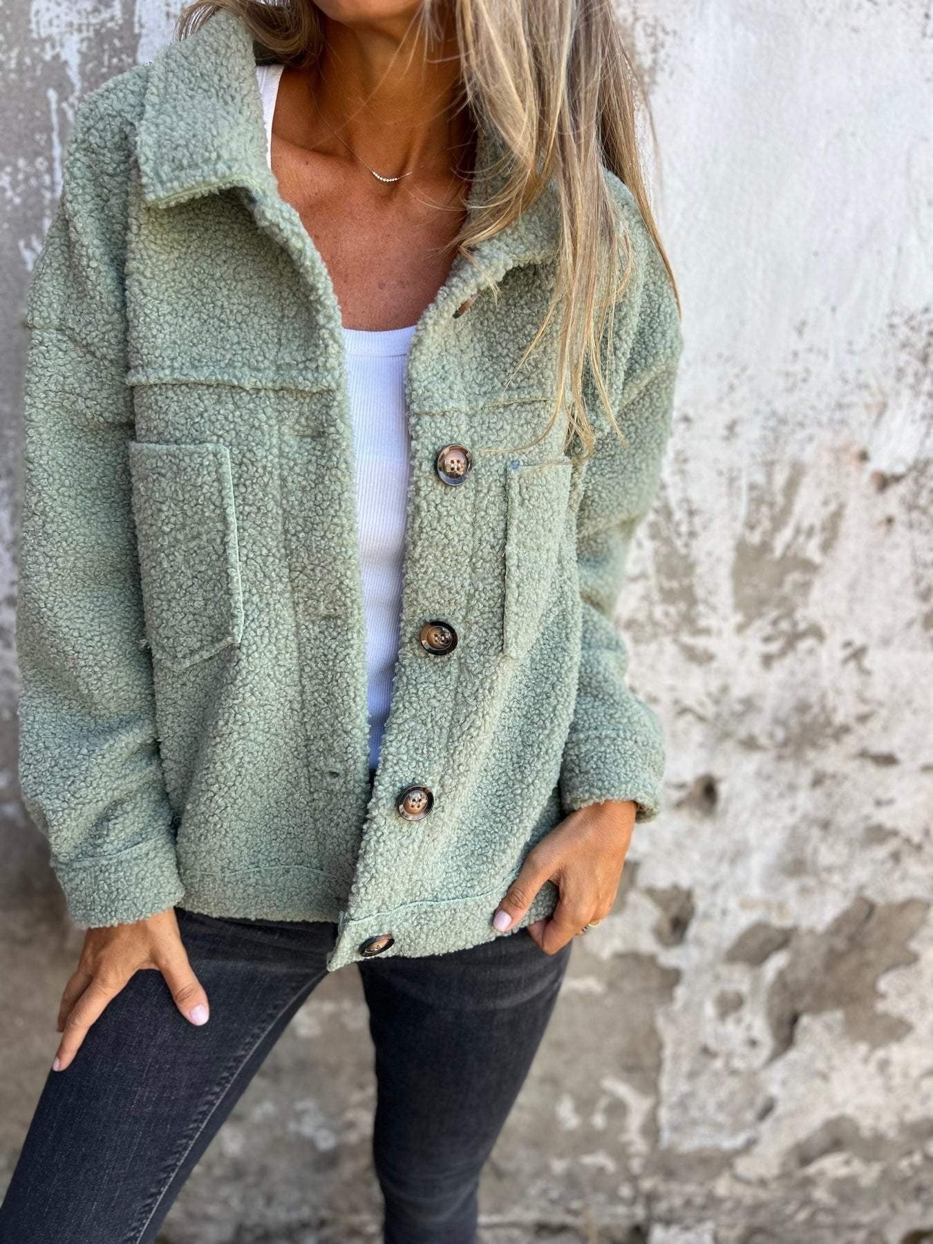 Women’s Shearling Jacket – Relaxed Fit – Wide Collar – Button Front – Patch Pockets