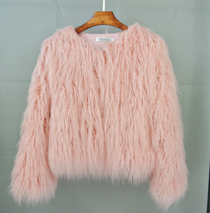 Women’s Short Jacket – Oversized Fit – Shaggy Faux Fur Texture – Cropped Style