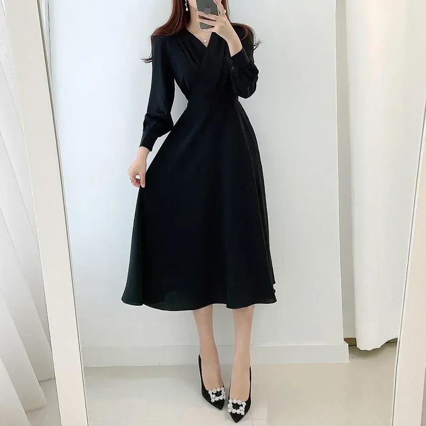 Women's Dress - V-Neck Wrap Style - Long Sleeve - Cinched Waist Flowing Skirt