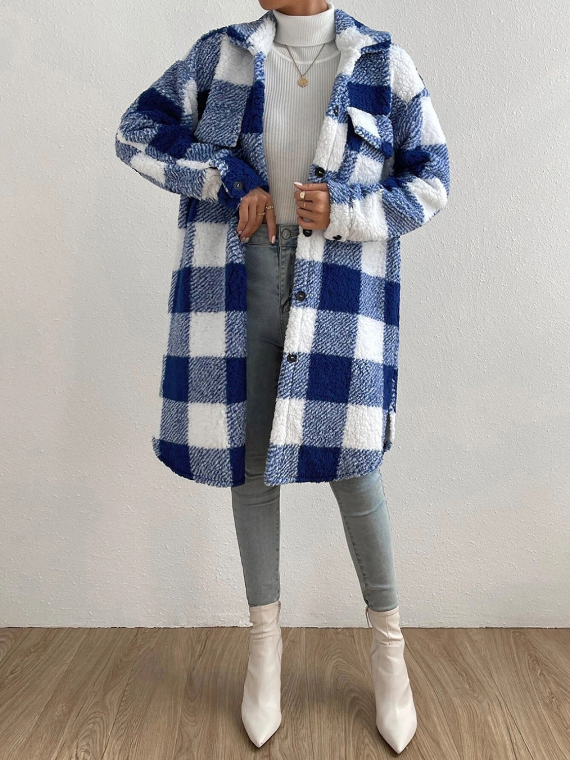 Women's plaid jacket with plush collar and buttons