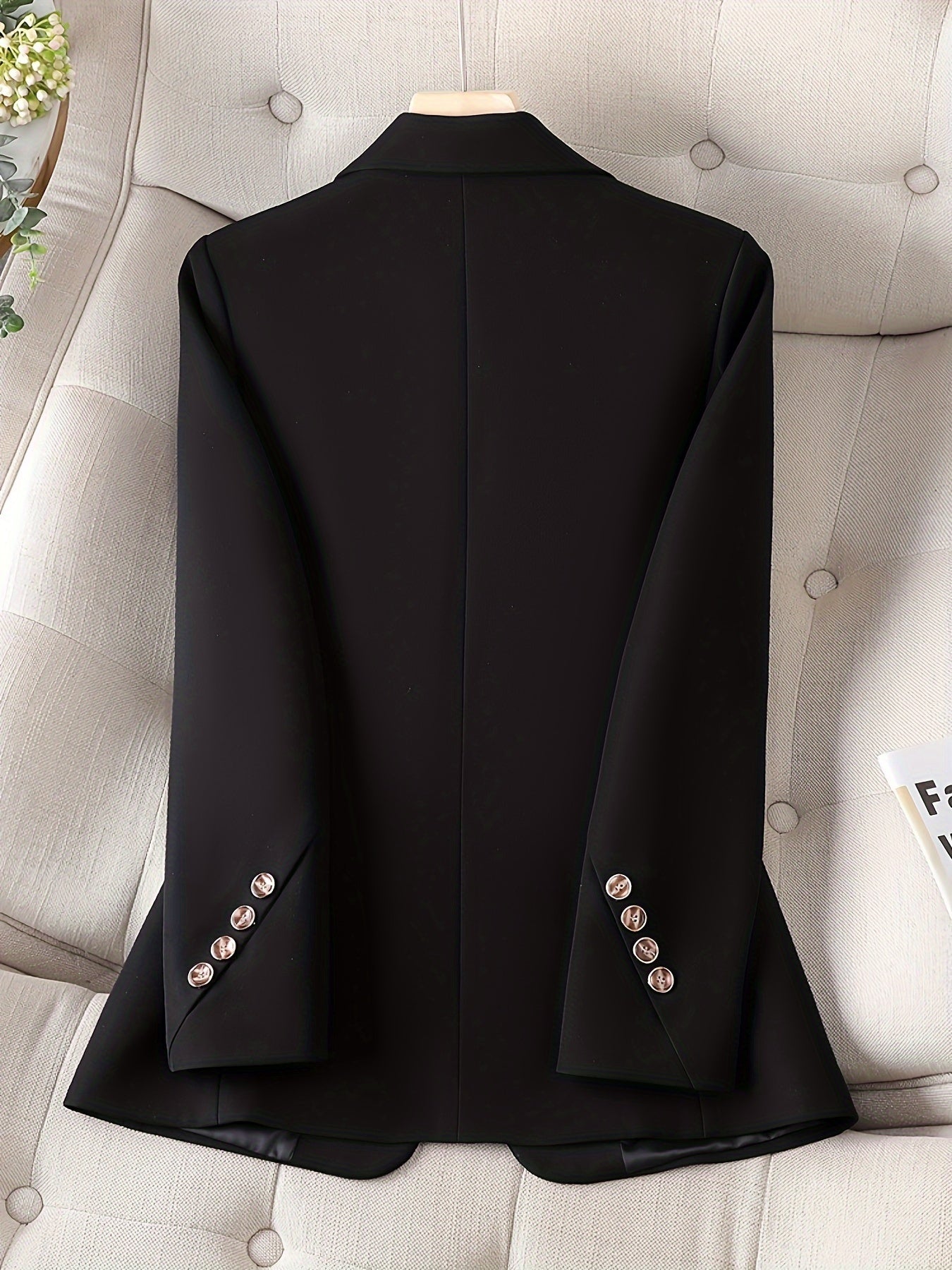 Single-breasted tailored blazer for women