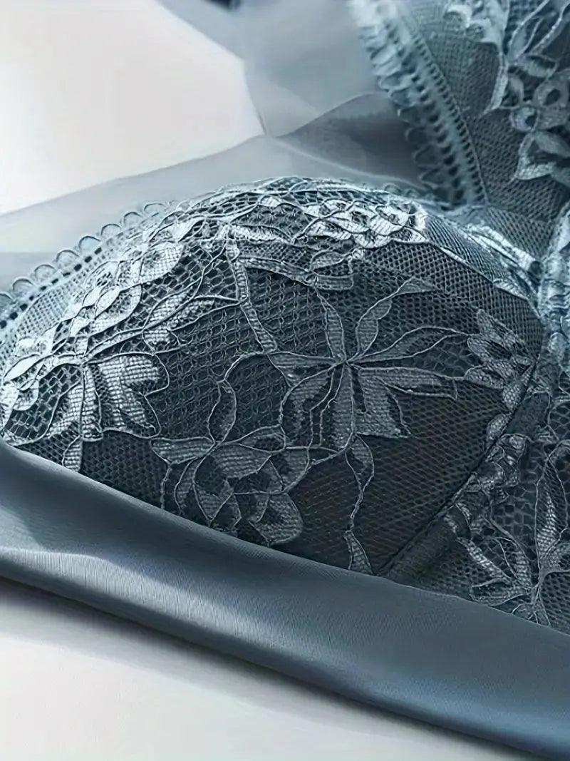 Women’s Seamless Bra – Full Coverage – Lace Overlay – Wire Free – Breathable Blend