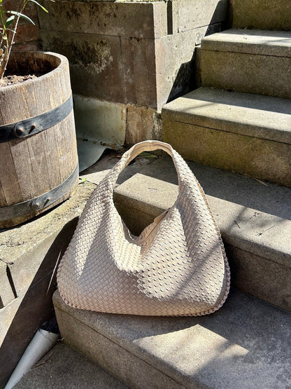 Women’s Tote Bag – Structured Shape – Minimalist Everyday Style