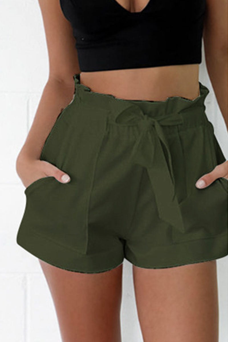 Women's casual plain shorts with belt