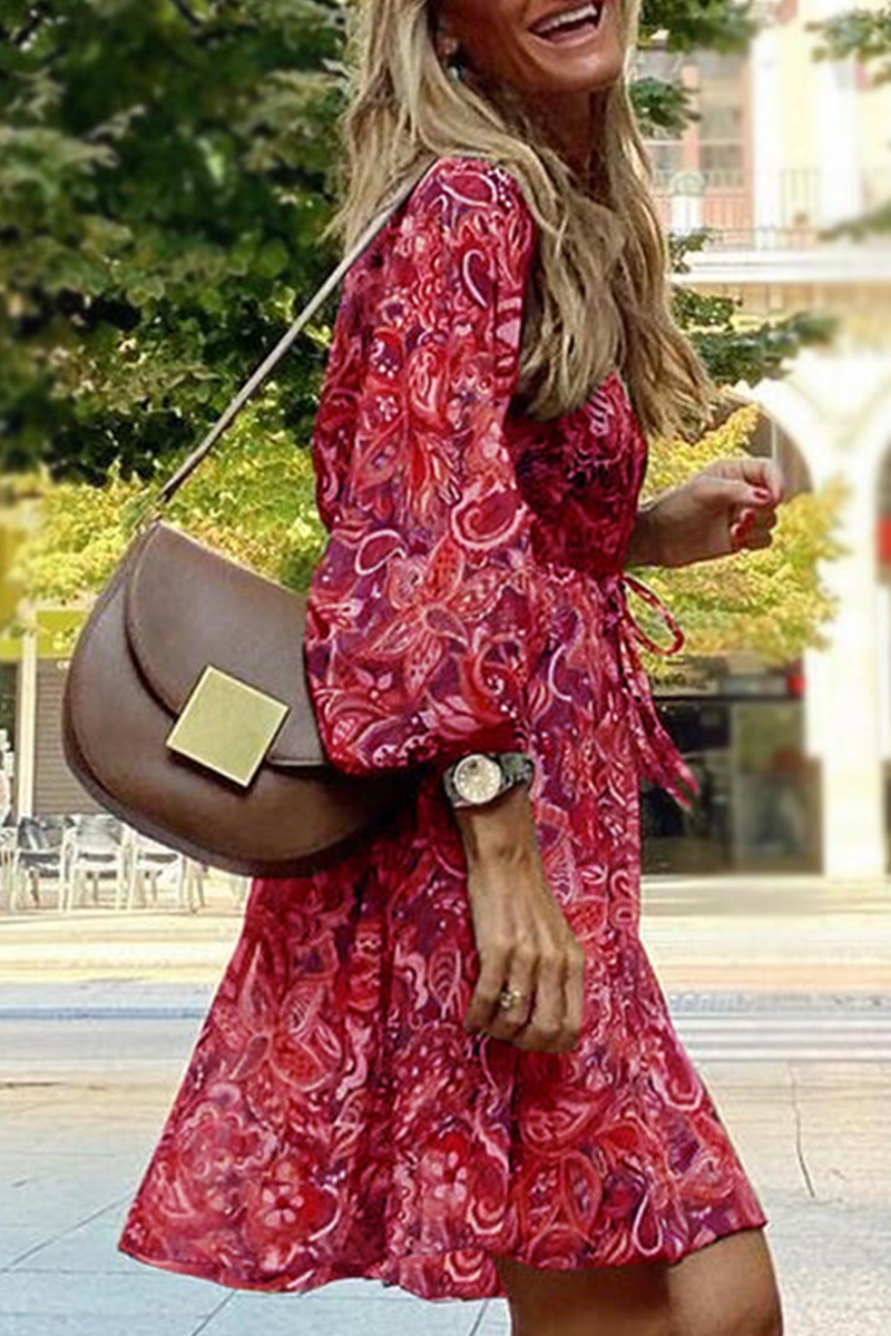 Women's Bohemian Dress - V-Neck - Floral Paisley Print - Cinched Waist - Flowy Sleeve