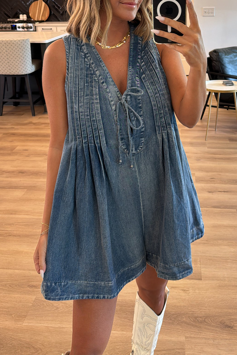 Ayana - denim katoenen geplooide v-hals met veter short jumpsuit