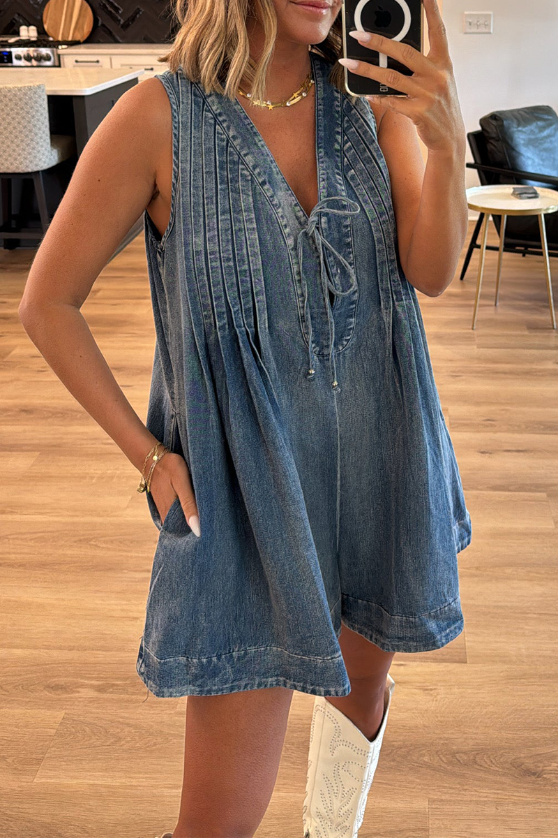 Ayana - denim katoenen geplooide v-hals met veter short jumpsuit