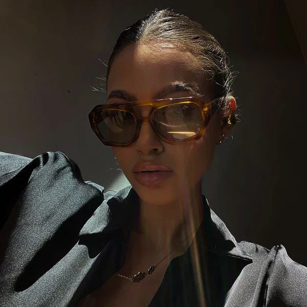 Women’s Oversized Sunglasses – Geometric Frame – Tinted Lens – High-Fashion Look