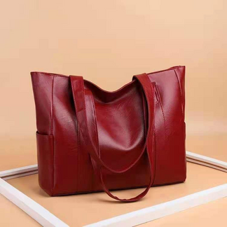Women’s Shoulder Bag – Structured Leather – Minimalist Design
