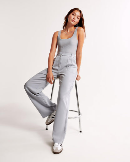 Women's Wide-Leg Trousers - High Waist - Pleated Front - Tailored Elegant Fit