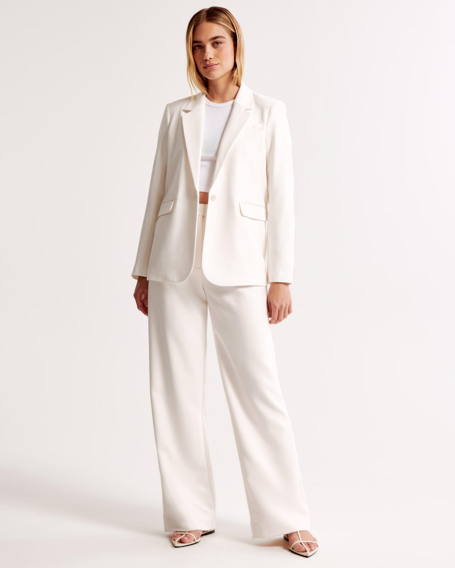 Women's Wide-Leg Trousers - High Waist - Pleated Front - Tailored Elegant Fit