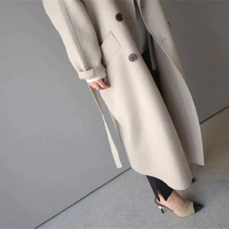 Women's oversized women's coat with belt and narrow collar