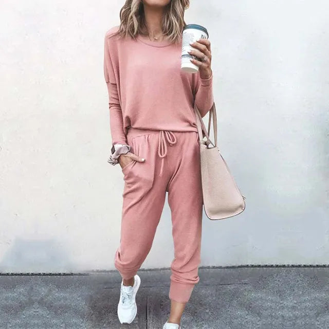 Lounge-ready women's loose tracksuit set