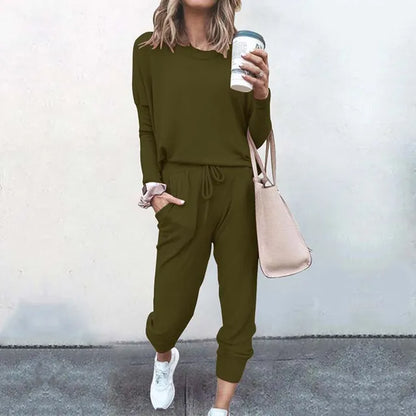 Lounge-ready women's loose tracksuit set