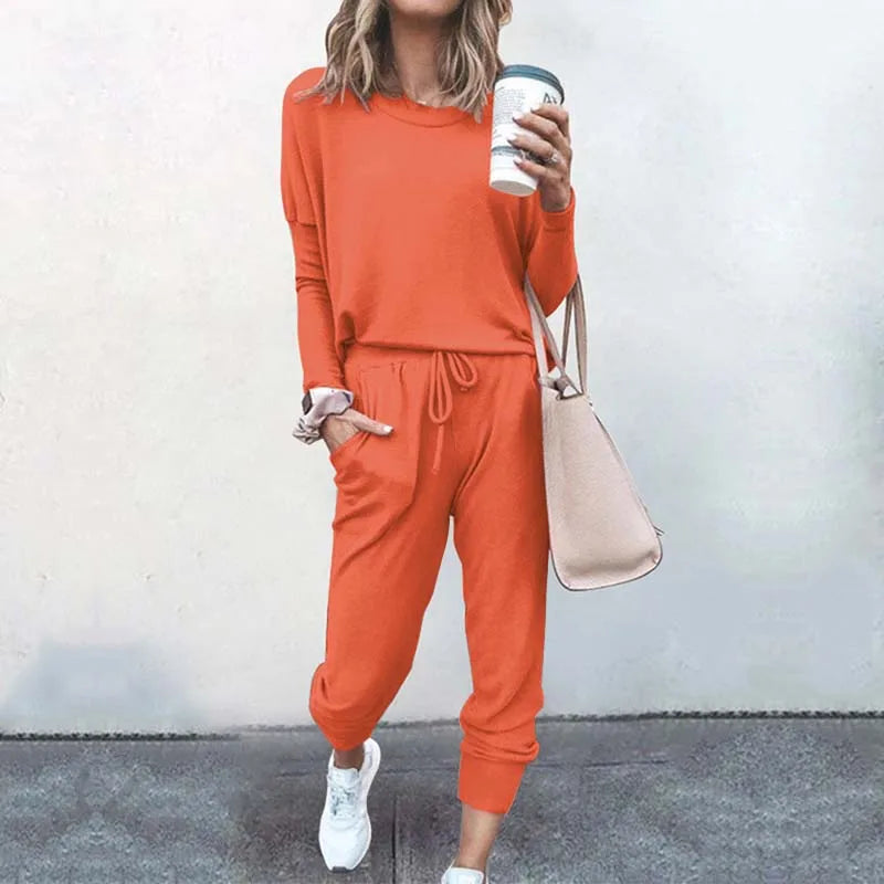 Lounge-ready women's loose tracksuit set