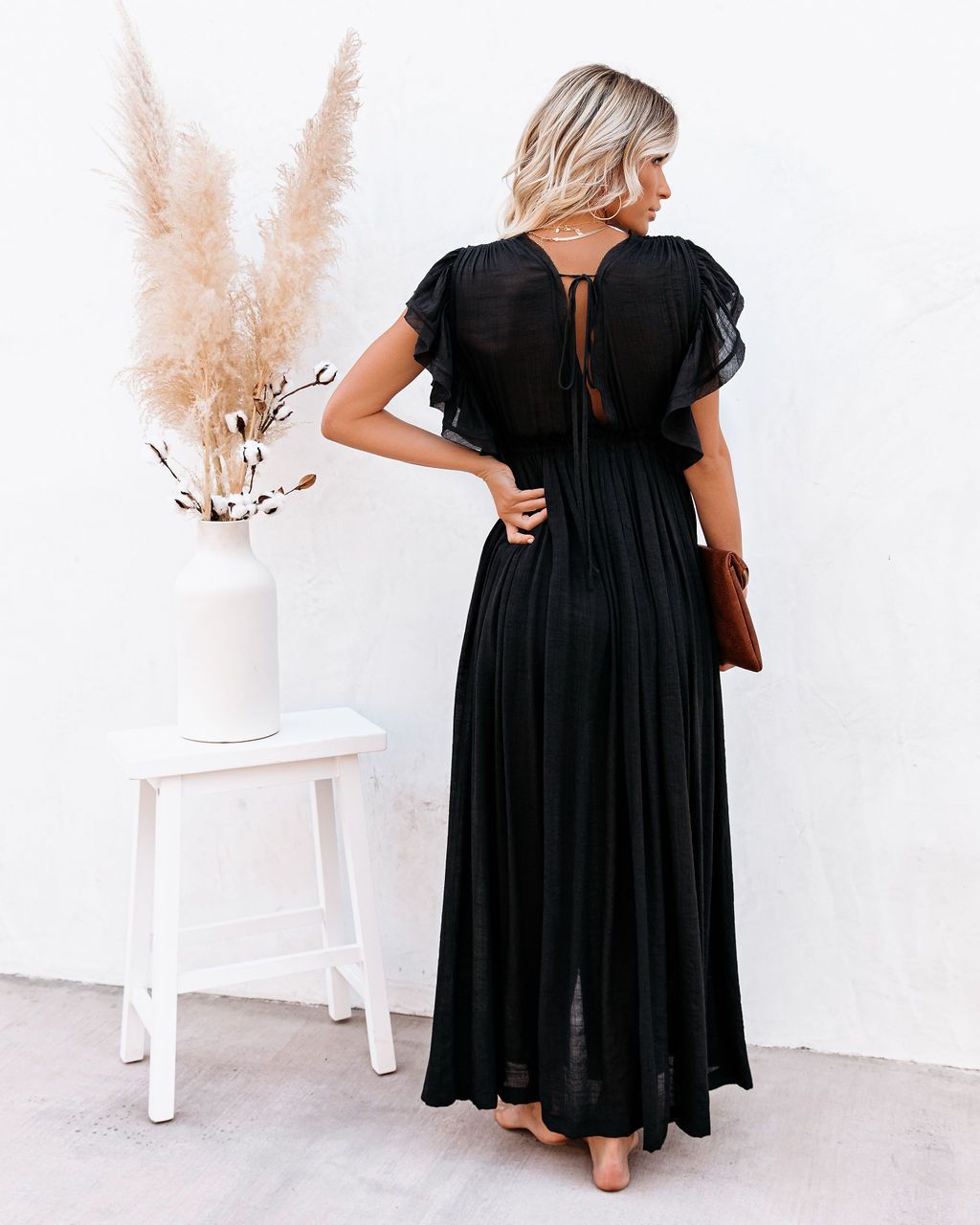 Women’s Maxi Dress – Flowy Fit – Ruffled Sleeves – V-Neck – Button Front – Elastic Waist
