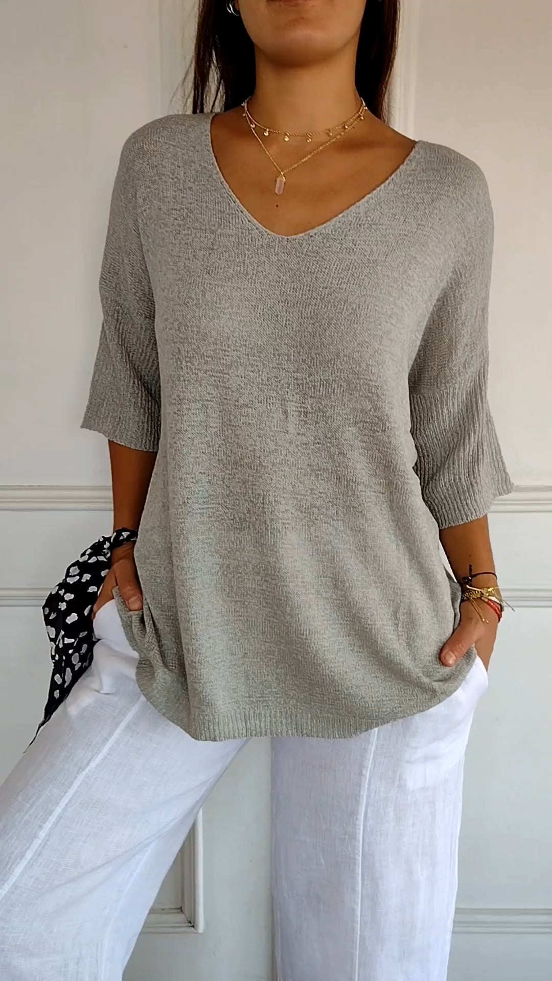 Women's simple loose v-neck knitted top