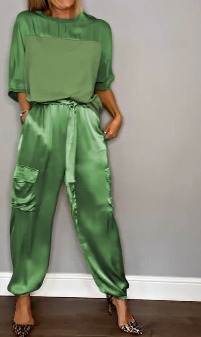Elegant Women's Two-Piece Loungewear Set – Soft and Stylish Outfit