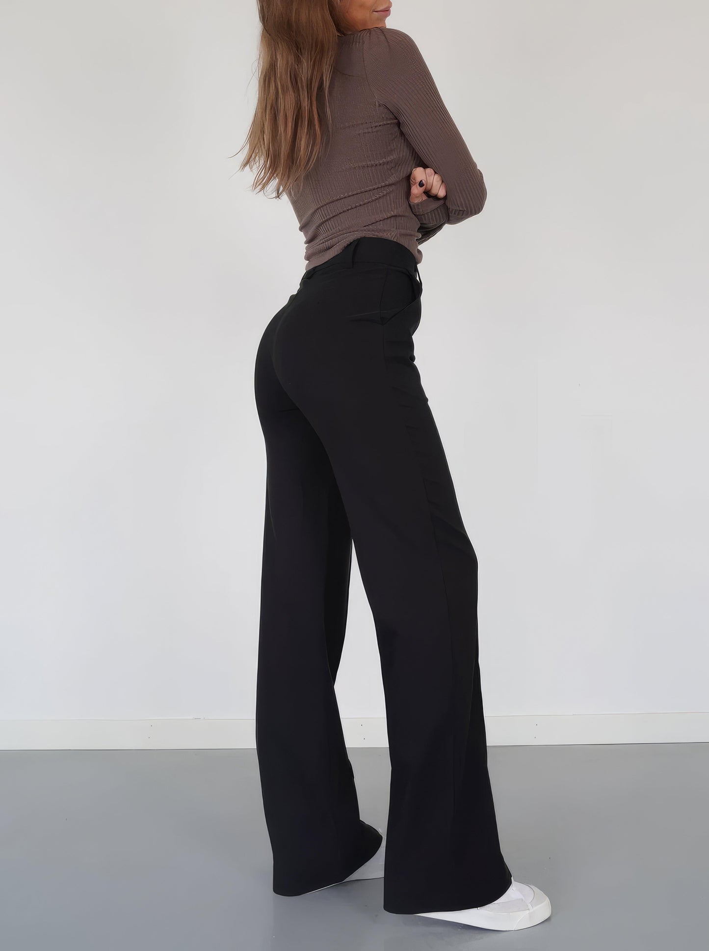 Women's High-Waisted Wide-Leg Trousers - Tailored Fit - Full Length - Elegant & Versatile