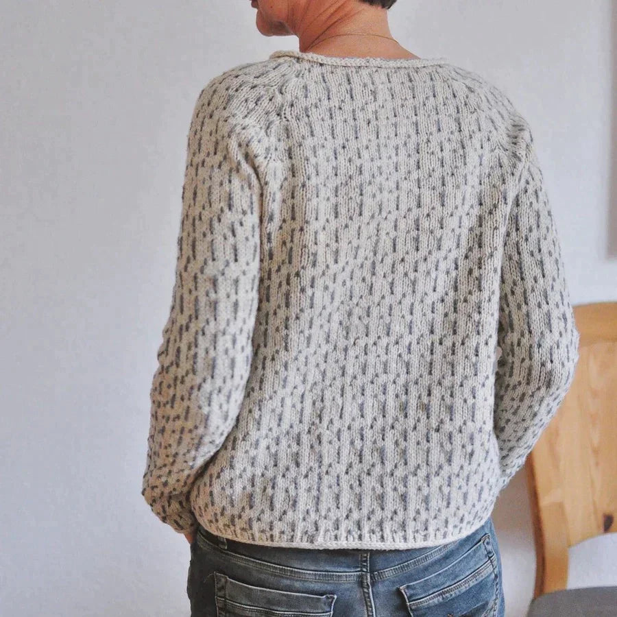 Women's elegant round neck sweater