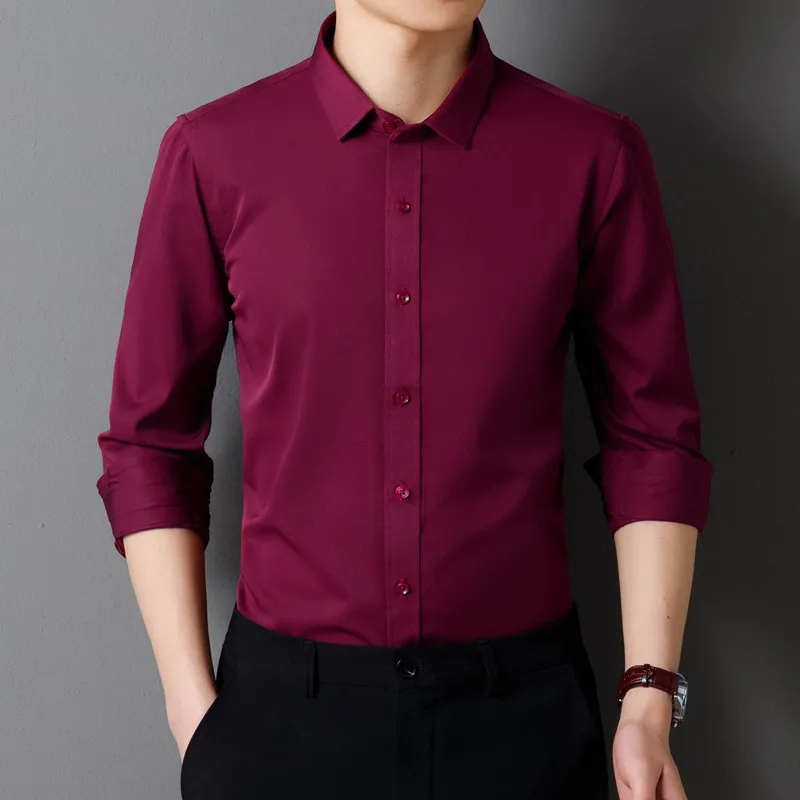 Men's slim fit formal shirt with long sleeves and button closure