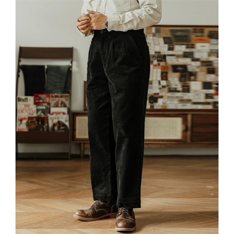 Men's corduroy pants with relaxed fit and high waist